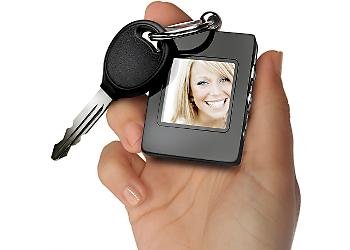 Sharper Image 2.0 Digital Photo Album Keychain