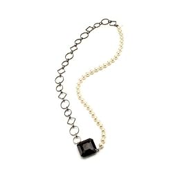 Pearl and Chain Necklace in Pearl