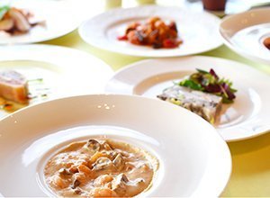 ビストロやま オードブル3点セット 海老のクリーム煮と他2点お好きなものを選択 (サーモンの薫製, トリッパ) (トリッパ, サーモンの燻製) ビストロやま オードブル3点セット 海老のクリーム煮と他2点お好きなものを選択 (サーモンの薫製, トリッパ) (トリッパ, サーモンの燻製)