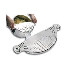 Abgie�hilfe aus Edelstahl f�r T�pfe bis 26cm Durchmesser