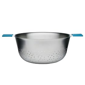 Click here to buy iittala Neo 5 Quart Casserole Colander by Iittala.