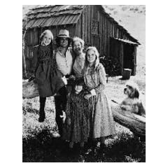 MELISSA S ANDERSON AS MARY INGALLS KENDALL, MELISSA GILBERT AS LAURA ELIZABETH INGALLS WILDER, KAREN GRASSLE AS CAROLINE QUINER HOLBROOK INGALLS, LINDSAY GREENBUSH AS CARRIE INGALLS, SIDNEY GREENBUSH AS CARRIE INGALLS, MICHAEL LANDON AS CHARLES PHILIP INGALLS FROM LITTLE HOUSE ON THE PRAIRIE #1 - SCHWARZ-WEISS - Filmfoto - (Poster) PLAKATE - 25x20" (60x50cm)