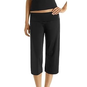 Calvin Klein Women's Essentials Slim Fit Capri Pant 