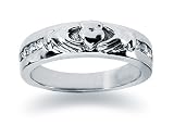 0.32 ctw. Woman's Round Diamond Wedding Band in Platinum