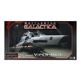 BATTLESTAR GALACTICA COLONIAL VIPER MKII 1:32 SCALE MODEL KIT