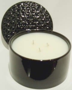 Voluspa Three Wick Candle in Crisp Champagne