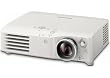 Panasonic PT AX 200 E (Kontrast 6000:1, 2000 ANSI Lumen) LCD-Projektor HDMI wei�