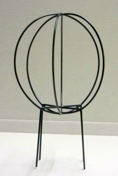 Globe Topiary Frame Plastic Coated Wire 7X7 Inch