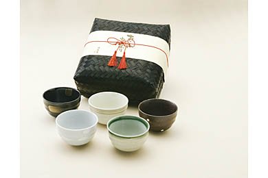 Cover image : 手猫きの器 おいしい小どんぶり