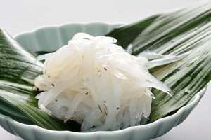 お刺身白魚500ｇ (1パック　500ｇ)