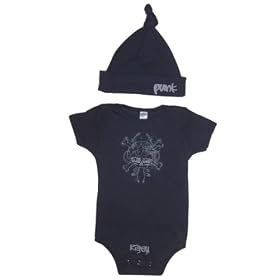 Distressed Skull and Cross Bones Baby Outfit Gray Short Sleeve and Punk Hat Gift Set