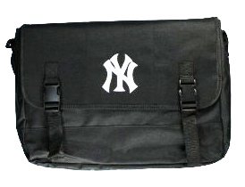 New York Yankees Logo Messenger Bag / BRAND NEW