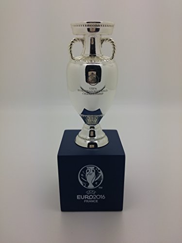 UEFA EM 2016 Pokal Trophy 70 mm auf Podest Europameisterschaft Frankreich