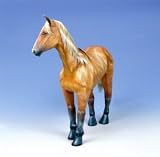 Eigenschaften Hasbro  / Hasbro PAPER ART GROSS PFERD
