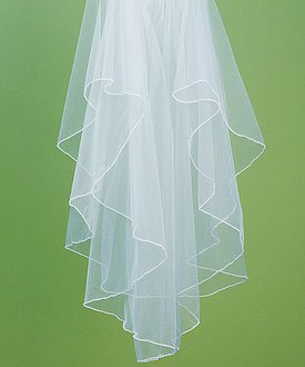 Click here to buy Continuous Pearl Edge Veil by SHOPZEUS.