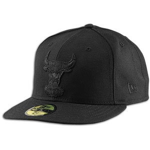 Bulls New Era Black On Black Fitted Hat - Men's