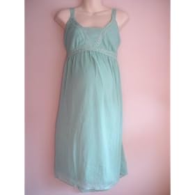 The little green maternity dress | Showing Pregnancy Fashion