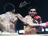 ROBERTO DURAN AUTOGRAPHED BOXING 16X20 PHOTO VS SUGAR RAY LEONARD (BOXING)