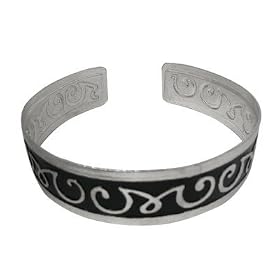 Choker Necklace with Unique Design