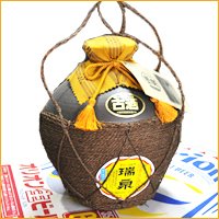 瑞泉酒造　瑞泉古酒一升巻壷　甕入り泡盛(お祝い用名入れ木札付)