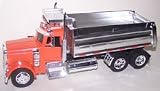Newray Construction Series 1/32 Scale Diecast Peterbilt 379 Dump Truck in Color Orange