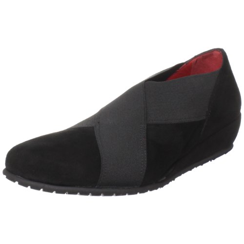 Amalfi by Rangoni Women's Iuma Slip-On,Black,8.5 W US