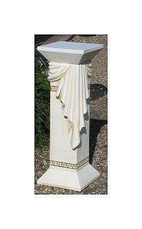 Säule in der Höhe von 1 Meter mit auswendigem Muster in creme-pattina mit Goldverzierung