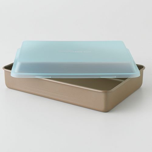 Cooking with Calphalon 9 Cake Pan