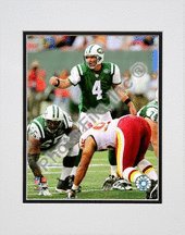 Photo File New York Jets Brett Favre 2008 Calling Play Matted Photo