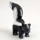 SKUNK Tiny One Figurine with Tail up Resin ATN65