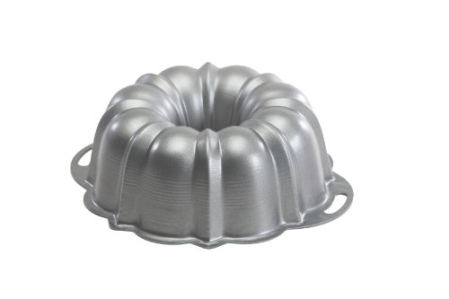 Nordic Ware Pro Form 12 Cup