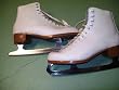 Riedell White Ice Figure Skates - Size 2.0 (youngster/teen) - Excellent Riedell Quality - Very Good structual condition