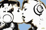 1art1 39449 Steez - Lounge, Zungenküssende Frauen Poster (91 x 61 cm)