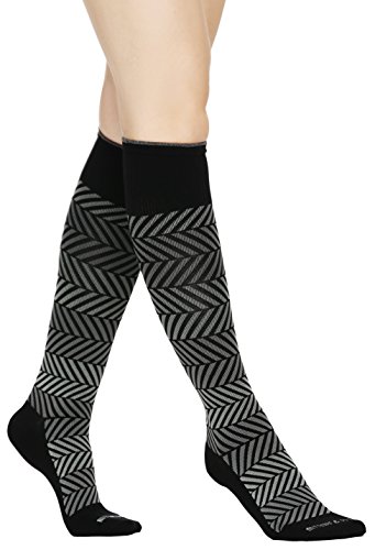 Diagonal Stripe Compression Socks Womens & Mens - Pair of Medical Grade 20-30 mmHg Graduated Sock Support Stockings - Ideal for Running & Athletic Wear, Pregnancy/Maternity, Flight & Travel
