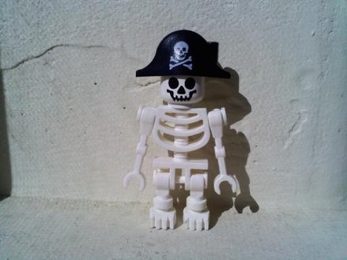 LEGO Pirate Ghost Skeleton Mini Figure Minifig Skeleton + Pirate Hat Halloween