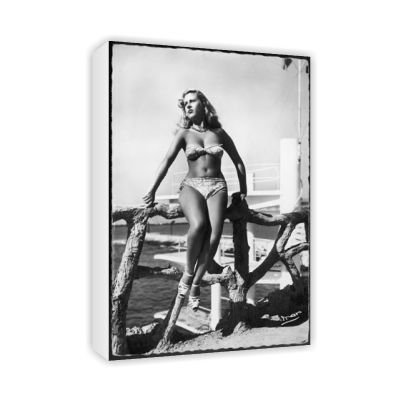 GIRL IN BIKINI/ 1947 - Canvas - Medium - 30x45cm