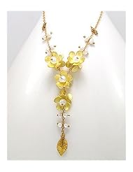 Flower Fresh Water Pearl Necklace In Brass