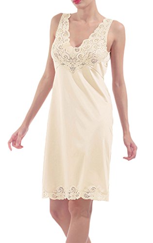 Under Moments Classic Antistatic Non-Cling Vintage Full Slip with Lace Details
