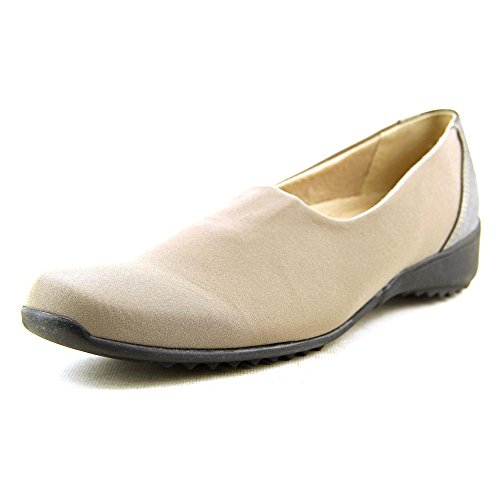 munro traveler slip on