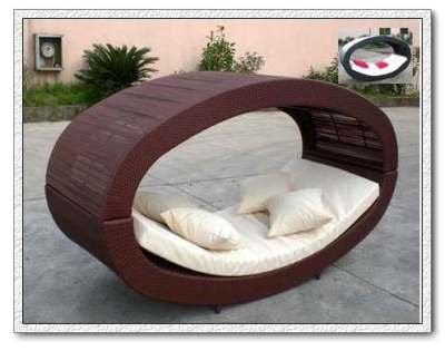 Ovale Rattanliege