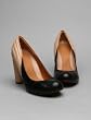 Chie Mihara Oxigen in Marma Negro