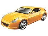 Nissan 370Z (Kit) in Yellow (1:24 scale) Diecast Model Car Kit