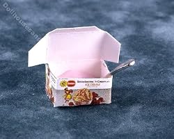 Bordens Strawberry Ice Cream with Paddle Dollhouse Miniature