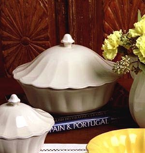 Casafina South Beach Covered Casserole - White 2 qt