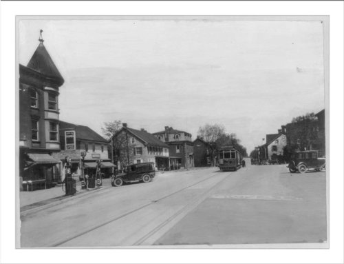Historic Print (M): [The square, looking east, Hummelstown, Pa., showing trolley No. 501; gas station in lef