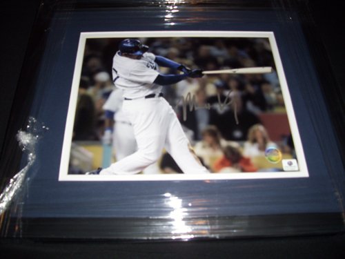 GAI Authentic Matt Kemp Autograph 8x10 Los Angeles Dodgers Photo w/ Custom Double Matted Frame