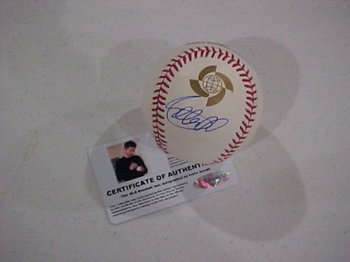 ICHIRO SUZUKI AUTOGRAPHED HAND SIGNED WBC OFFICIAL BASEBALL - SEATTLE MARINERS