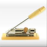 Nussknacker 'LEVER NUT CRACK' mit Hebelsystem - Von gro� bis klein: Der kraftvolle Hebelknacker mit geringem Kraftaufwand!von "Rosenstein & S�hne"