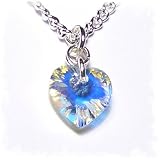 AB coeur de cristal Swarovski sur cha&icirc;ne fine. Bo&icirc;te de cadeau. Tr&egrave;s beaux bijoux pour les personnes tr&egrave;s sp&eacute;ciales.