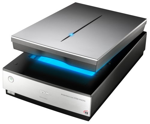 Childrens Toyshop  Computer : Epson Perfection V700 Photo - Flatbed scanner - 216 x 297 mm - 6400 dpi x 9600 dpi - Firewire / Hi-Speed USB